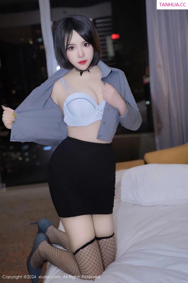  [XiuRen]高清写真图 2024.04.23 No.8435 陆萱雅 黑丝美腿第23张图片